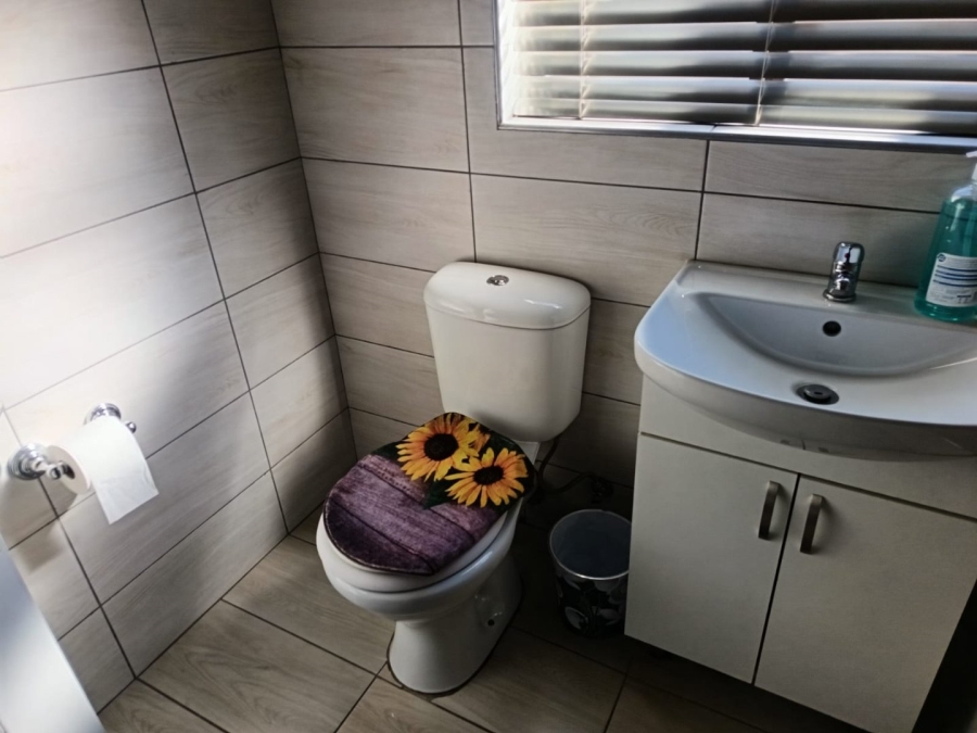 4 Bedroom Property for Sale in Kimberley North Northern Cape